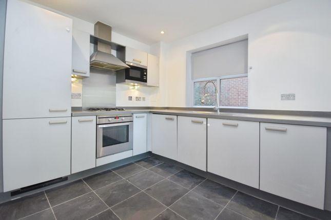 Flat 3, 90b, Plaistow Lane, Bromley photo 2