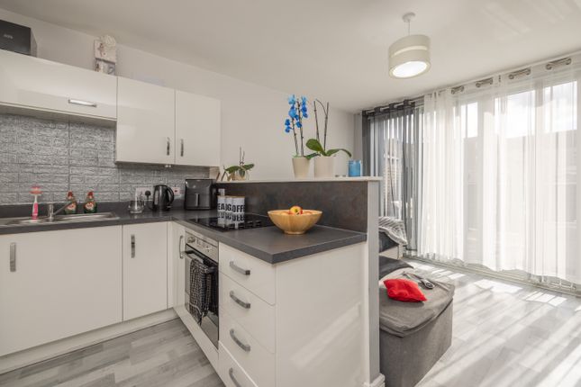 Town house for sale in Harvesters Way, Edinburgh