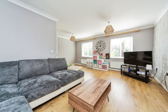 8, Breccia Gardens, Merseyside photo 4