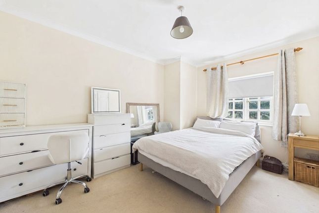 3 Malthouse Way, Marlow photo 4