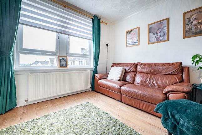 27 Overlea Avenue, Rutherglen, Glasgow photo 5