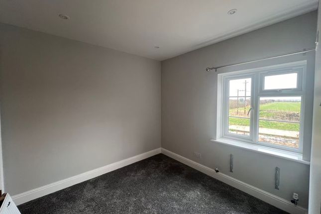 Detached house to rent in Warehorne, Ashford