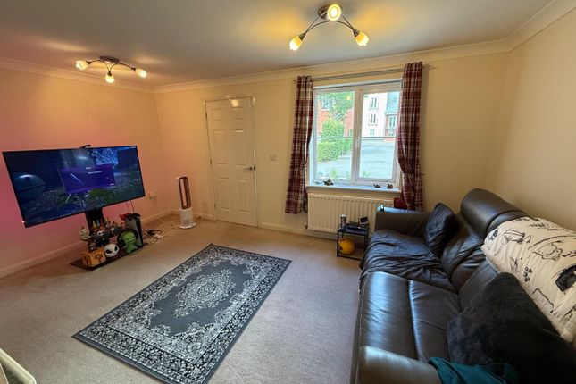 100, Deneb Drive, Swindon photo 3