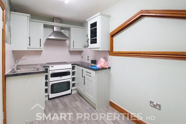 21, Market Street, Milnsbridge photo 4