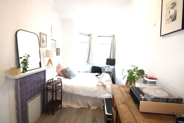 101, Duckett Road, London photo 3