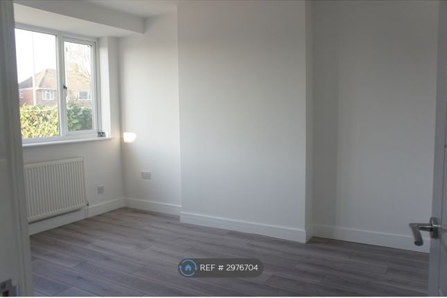 Ashlawn Road, Hillmorton, Rugby photo 3
