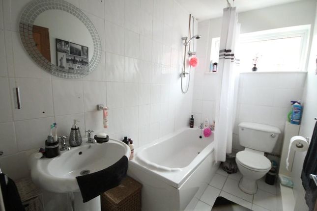 17, Afon View, Deeside photo 5