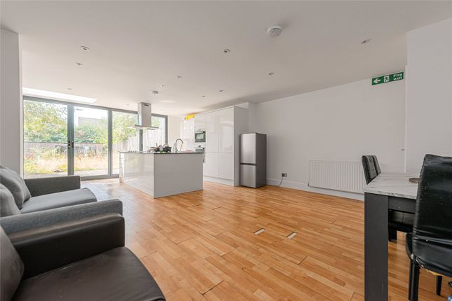 Room 7, 24, Beechcroft Road, Hertfordshire photo 4