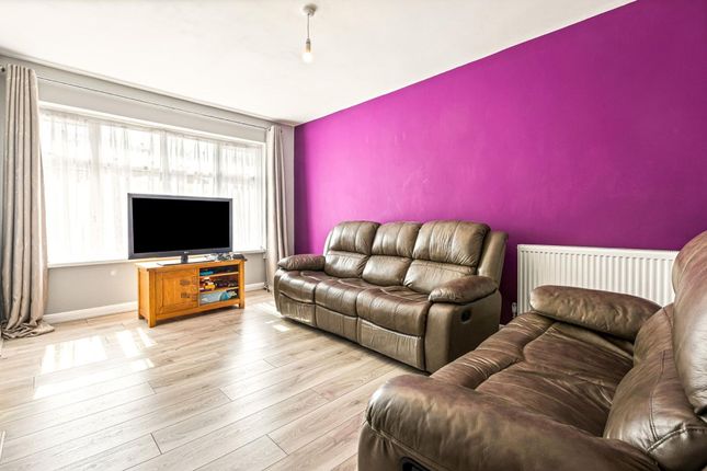 2 Dovedale Road, Leicester photo 2