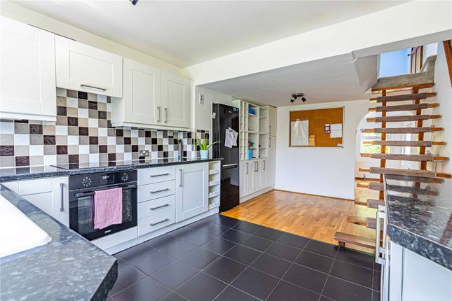 14, Tile Kiln Lane, Hertfordshire photo 4