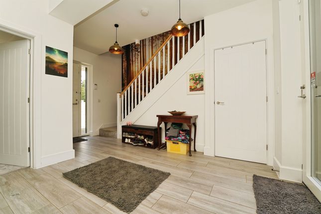 4, Utah Court, Swindon photo 4