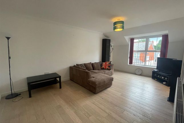 8 Balmoral Court, Windsor Close, Farnborough photo 3