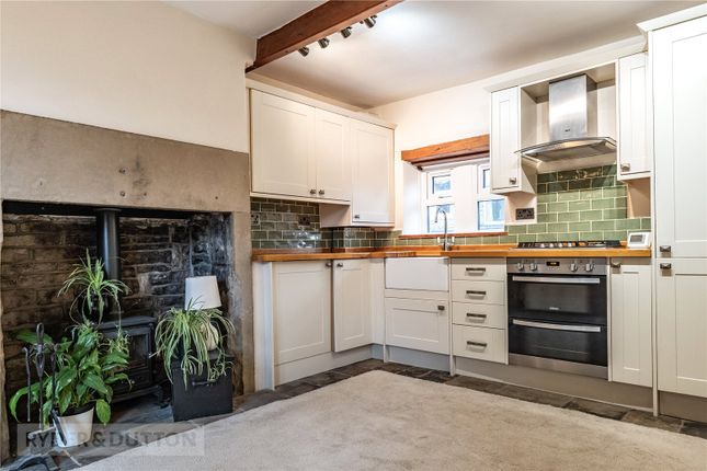 18, Skircoat Green, West Yorkshire photo 3
