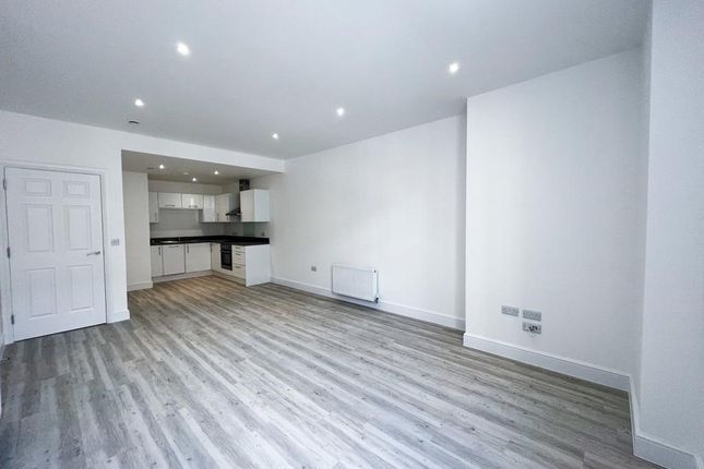 Thumbnail Flat to rent in Lowgate, Hull