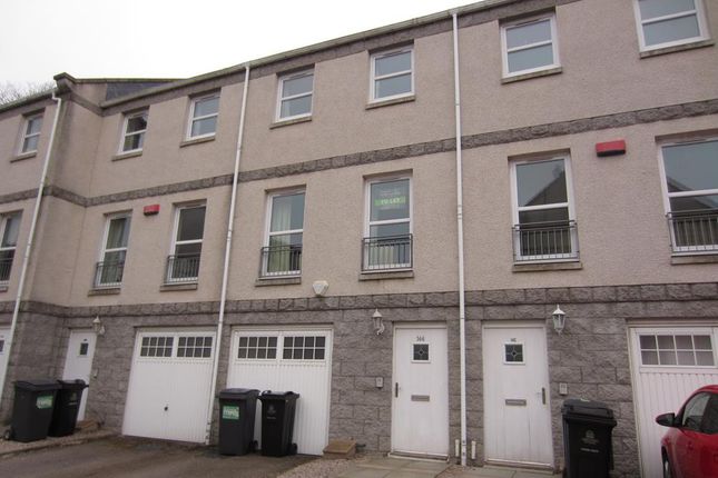 Terraced house to rent in South College Street, Aberdeen