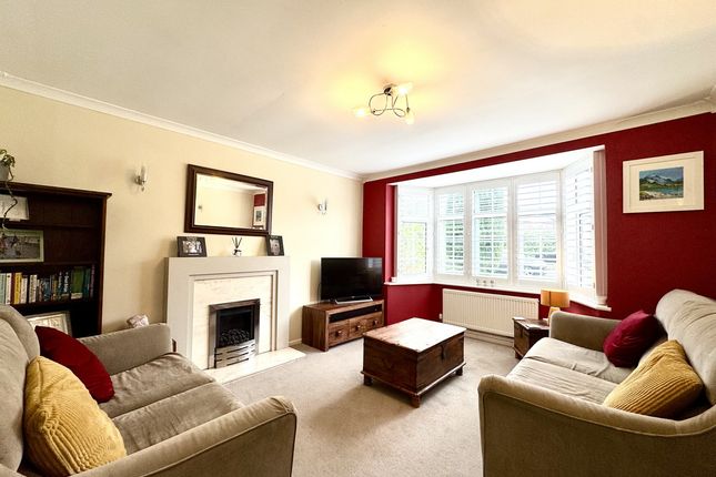 17, Bagstock Avenue, Poynton photo 2