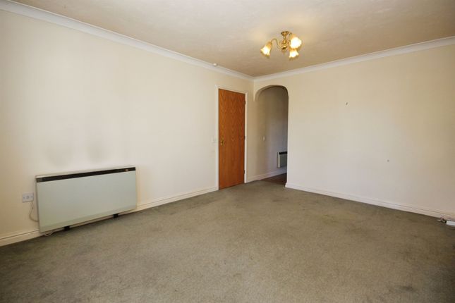 Flat 41, Oakfield House, Binswood Avenue, Leamington Spa photo 2