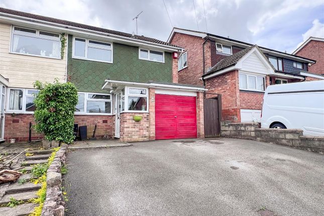 3, St. Edwards Road, Leek photo 2