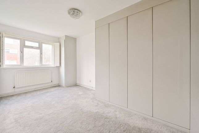 Flat for sale in Congreve Street, Elephant And Castle, London