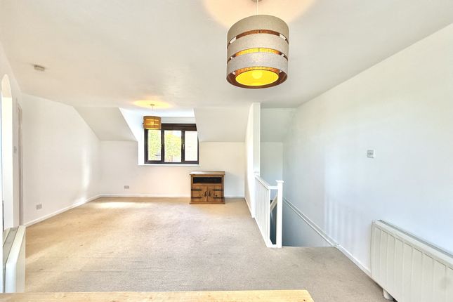 82, Sterling Gardens, London photo 4