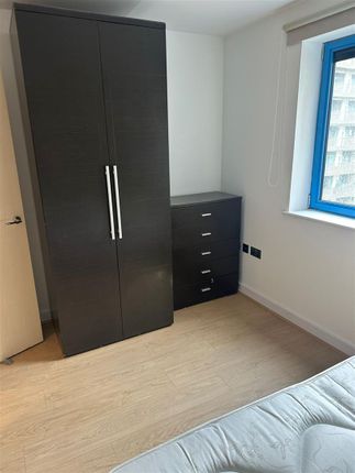 Apartment 130, 14, Westgate Apartments, London photo 4