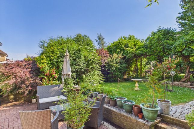 72, Berkeley Avenue, Buckinghamshire photo 3