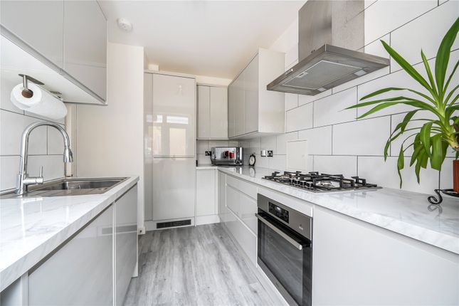 312, Oakleigh Road North, London photo 4