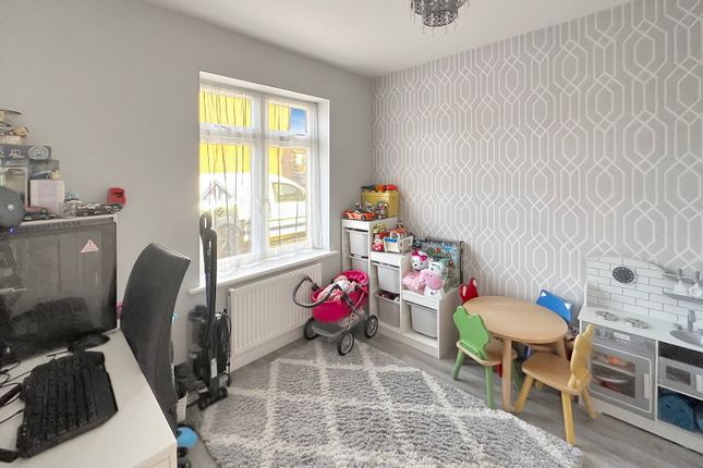 41, Cavell Court, Trowbridge photo 4