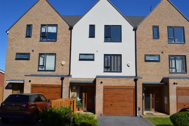 Town house for sale in Ashley Green, Wortley, Leeds