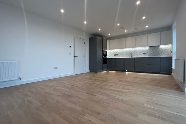 Flat for sale in Randolph Road, Southall