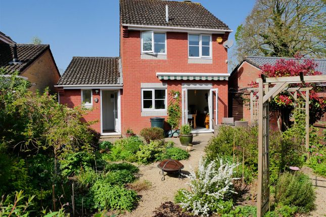 3-bed detached on 9, Maple Close, Calne, £340,000