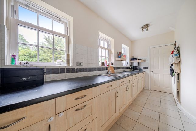 10 Brockhurst Lodge,, Shortheath Road, Surrey photo 4