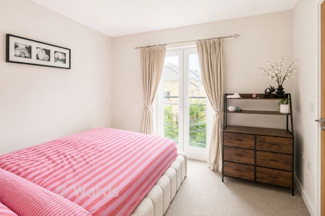 102, Sandpiper Close, Greenhithe photo 4