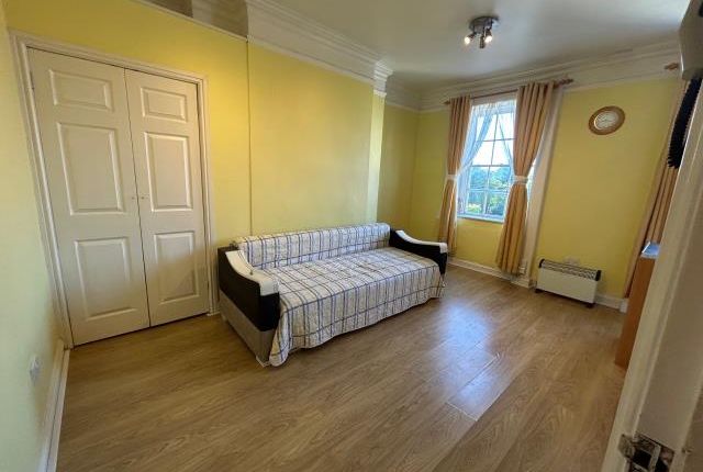 Flat 6, 124, Castle, Reading photo 2