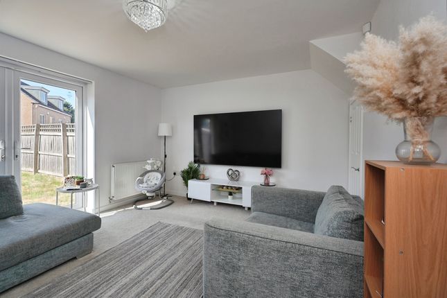 9, Denham Drive, Bradford photo 2