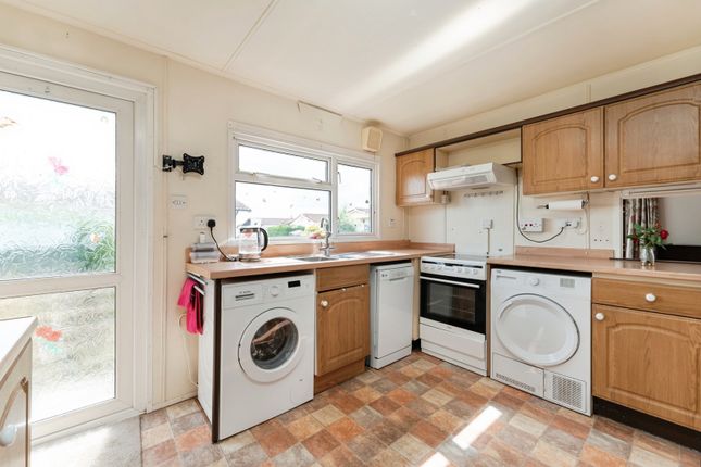 4, Priors Close, Ely photo 4