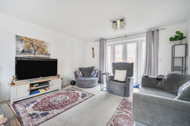 18, Carrick Street, Aylesbury photo 3