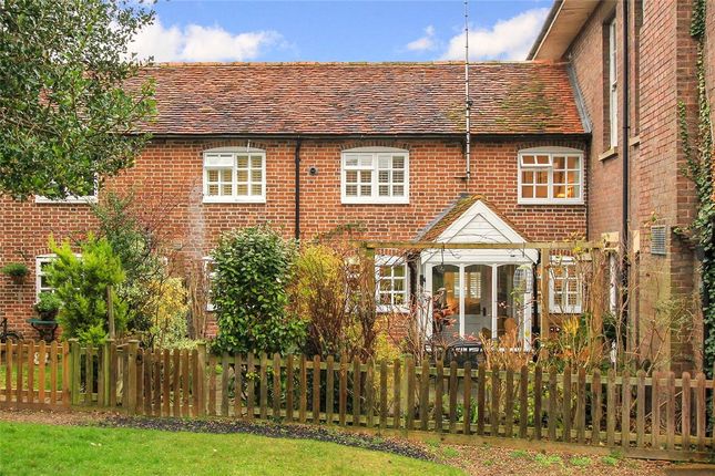 Thumbnail Terraced house for sale in New Road, Tring, Hertfordshire
