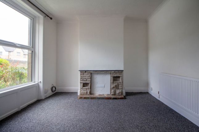 73, Sunningdale Road, Huddersfield photo 3