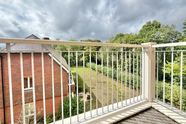 22 Spence Close, Bishopstoke Park, Eastleigh photo 3