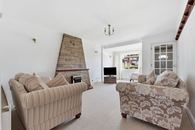 38, Springvale Close, Rotherham photo 4