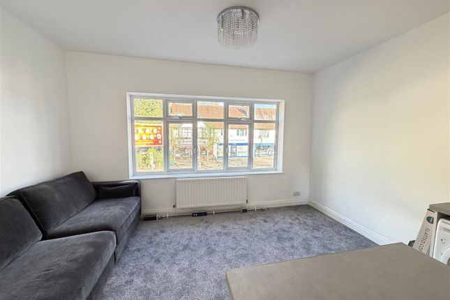 Flat 1, 42B, Banstead Road, Carshalton photo 5
