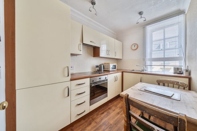 Apartment 1, 8-9, St. James's Parade, Somerset photo 4