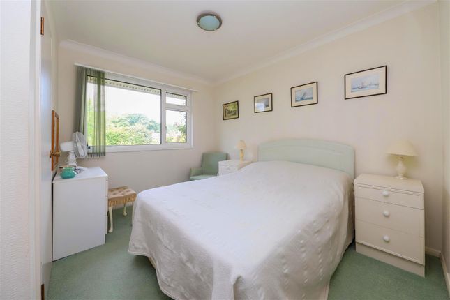 10, Curzon Place, Pinner photo 4