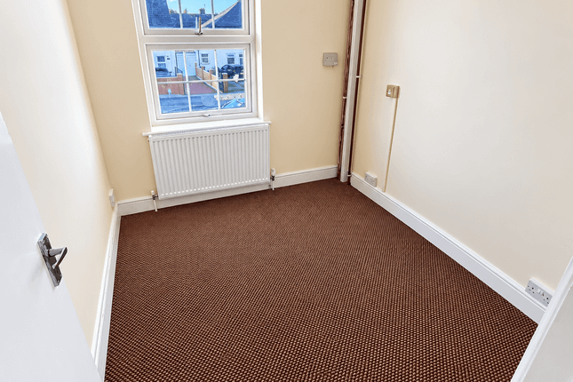 11a Broadway Parade, Hayes photo 3