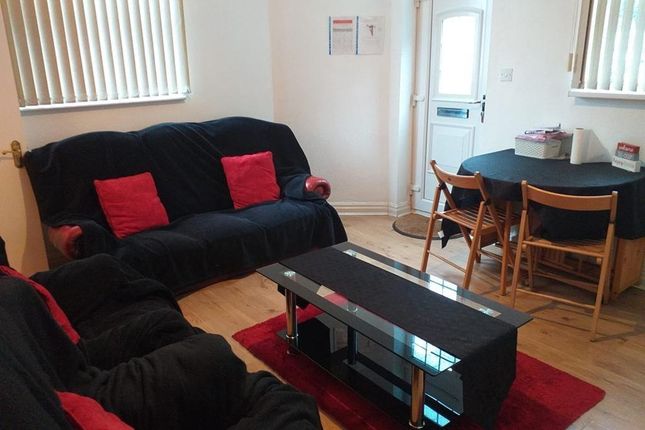 Thumbnail Property to rent in Westfield Road, Woodhouse, Leeds