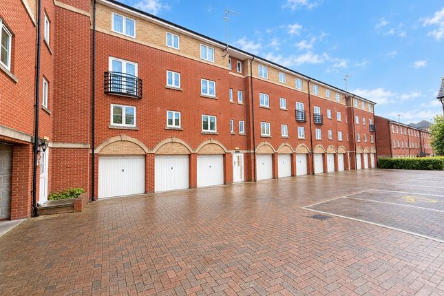 2-bed flat on Padstow Road, Swindon, £160,000