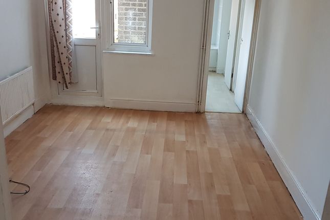 70, Dane Road, Luton photo 5