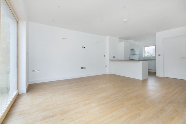 Mews house to rent in Williams Mews, Brockley, London