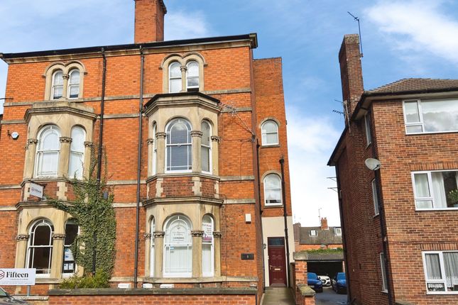 6b Avenue Road, Grantham photo 2
